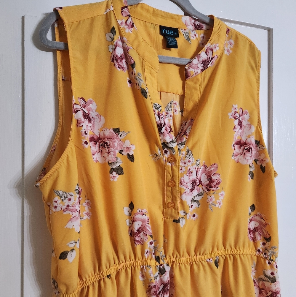 NWOT Rue21+ Size 2x Floral Dress